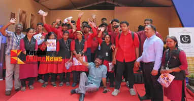 People with disabilities from Different Art Center present at IFFK