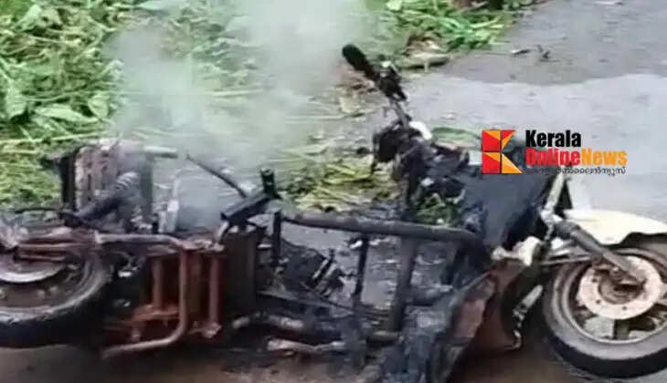 Moving e-scooter gutted by fire in Palakkad; rider escapes.