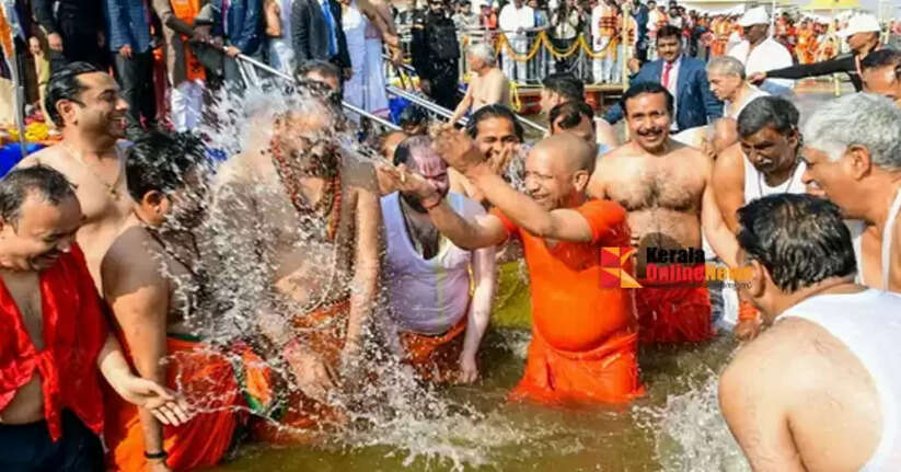 Yogi Adityanath takes baptism at Triveni Sangam