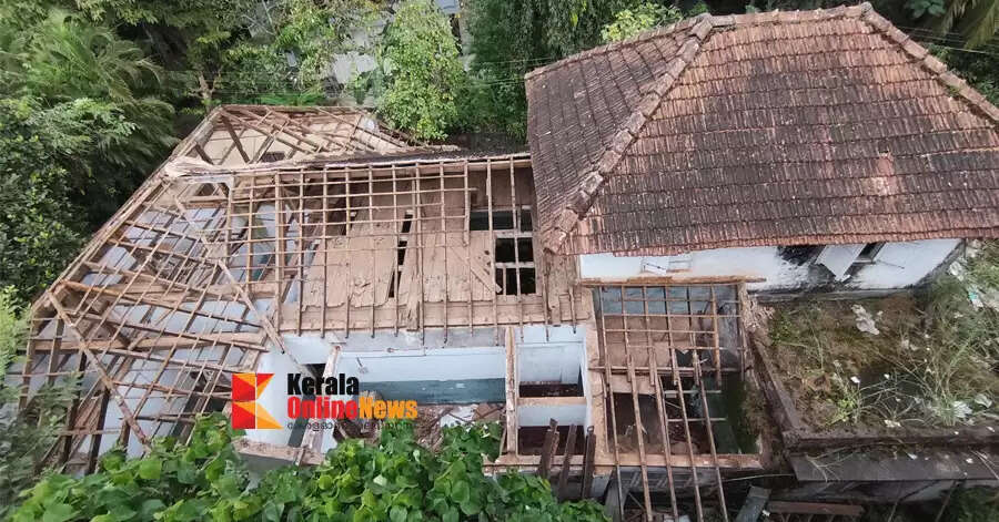 One remembers the Lassi Hospital building where Kannur's signature was painted during childbirth