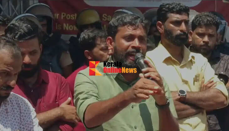 Clash during DYFI march to Kannur Head Post Office: Police use water cannons.