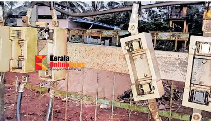 A masked gang stole KSEB cables worth ₹4 lakh in Kanhangad.