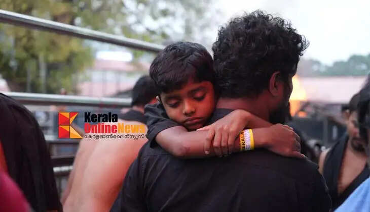 Police band to protect children coming to Sabarimala