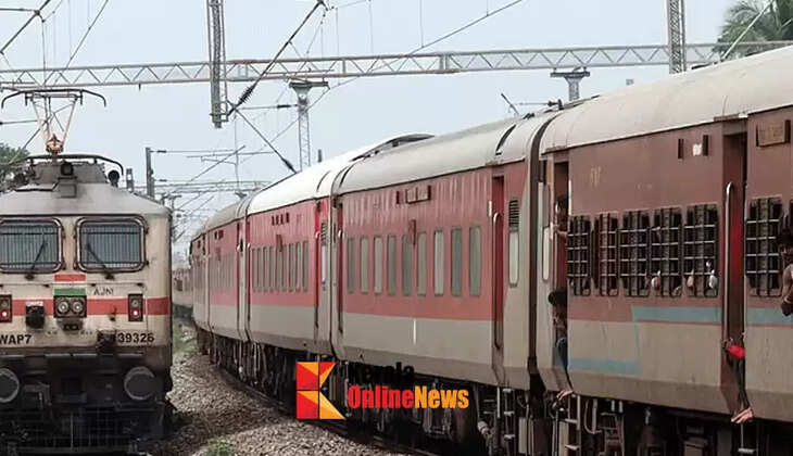 Case filed against two Malayali youths for filming reels on a train, causing inconvenience to passengers