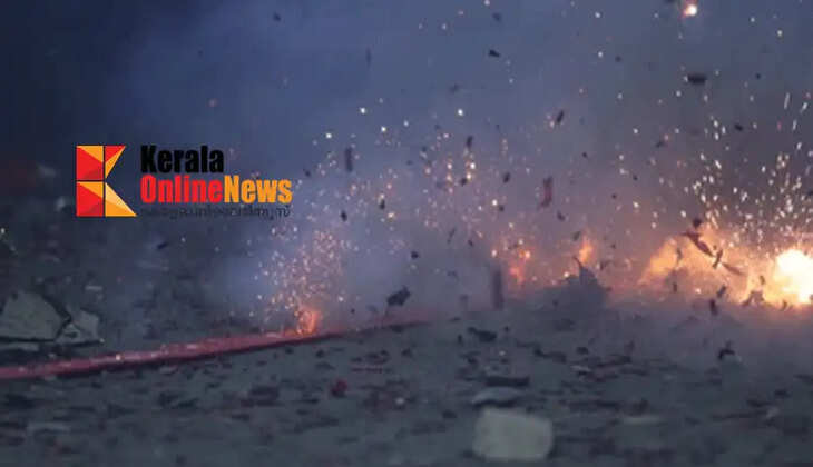 Accident while bursting crackers at Azheekode, Kannur; Nine-year-old dies tragically
