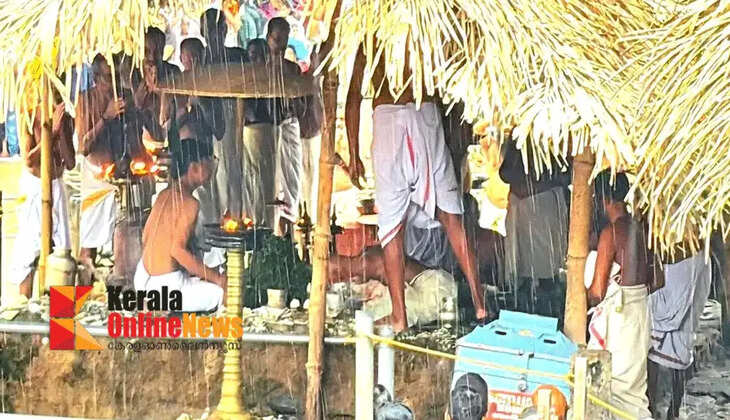 Embracing floral tributes to Kottiyoor Perumal witnessed by thousands of devotees