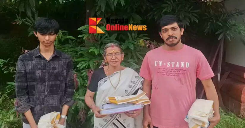 District level Ramayana Prashnothari was conducted at Kannadiparamba Sri Dharmashasta Temple.