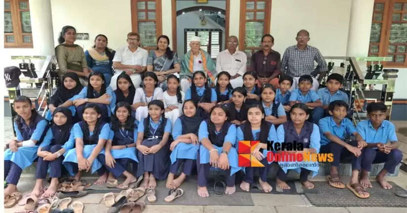 Kunhiraman Nair, who lives by the example of Nehru, was honored