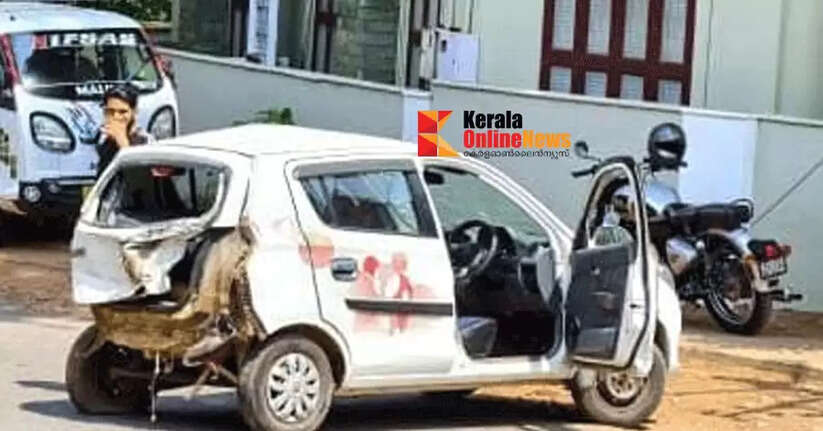 A car lost control and destroyed an electricity pole near Mattannur Bridge