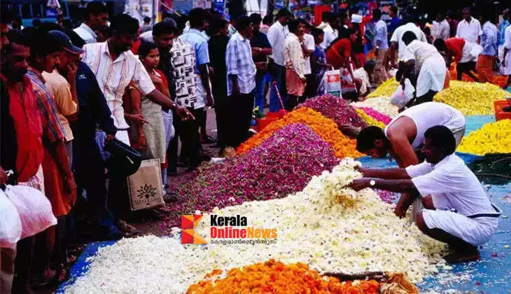 With Thiruvonam just around the corner... tomorrow is 'Uthradappachil' (the frantic last-minute rush for Onam shopping).