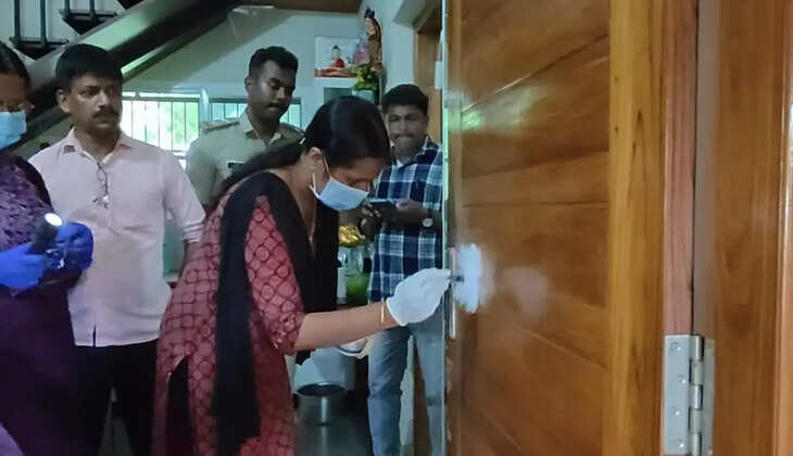 Massive theft in Payyannur after breaking open locked house; gold ornaments worth Rs. 9 lakh stolen
