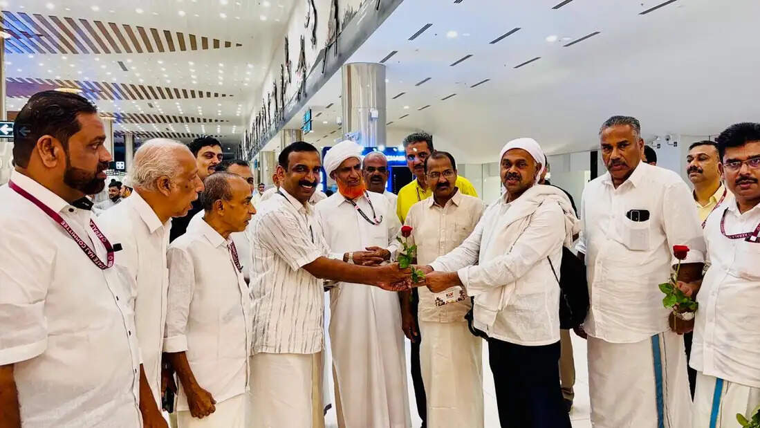 The return journey of the Hajj pilgrims who left via Kannur embarkation has been completed