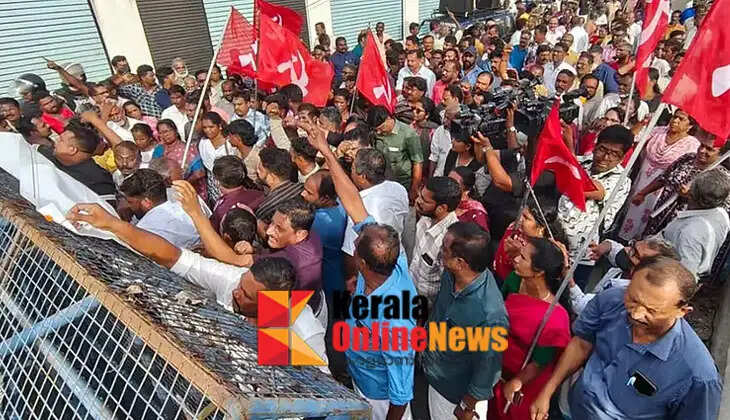 CPM holds protest march to G. Sudhakaran's MLA office over 'Pothichor' remark