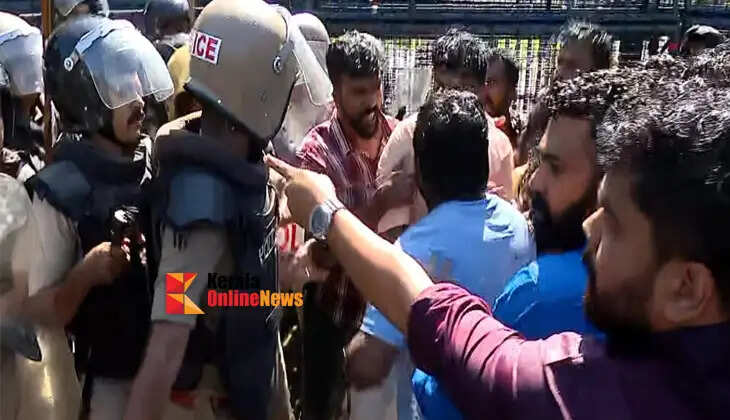 Case registered against eight people over the clash during the SFI march.