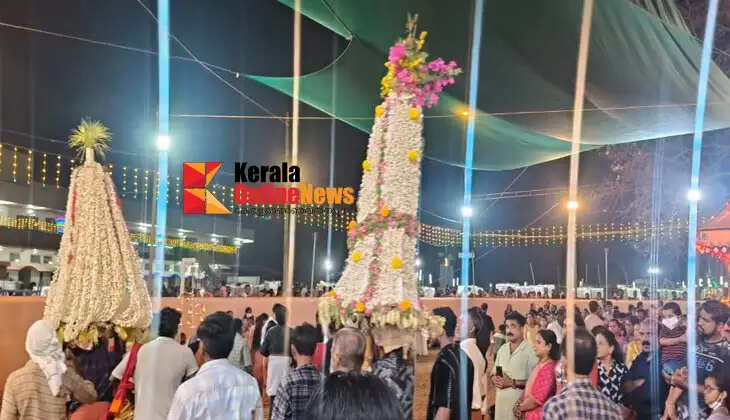 Huge crowd of devotees for Thalapoli Mahotsavam at Sree Kurumba Bhagavathy Temple in Muzhappilangad