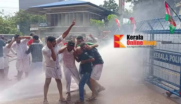 PP Divya must be arrested immediately: Youth Congress march riots in Kannur, police use water cannon