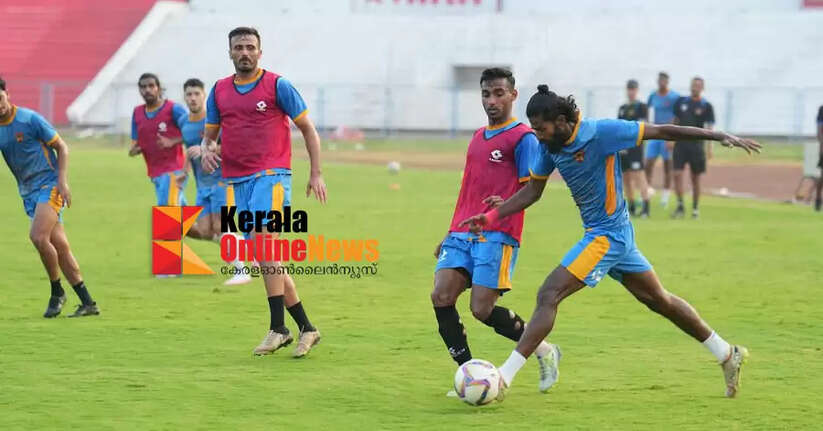 Kannur and Kozhikode face off in the semi-finals