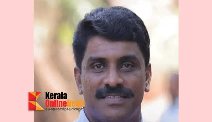 A young man died after a slab collapsed while demolishing a house in Panur.