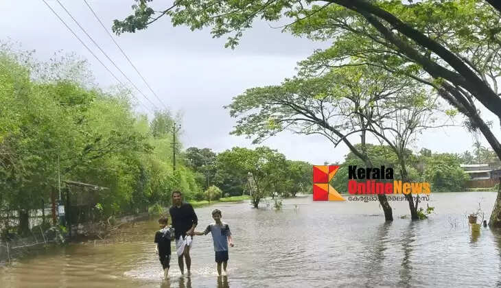 Kakkad river overflows due to heavy rains: Traffic disrupted
