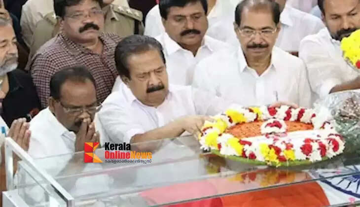 'I don't want to be here when VS comes'; Ramesh Chennithala waits with the crowd to give his permission to leave Haripad
