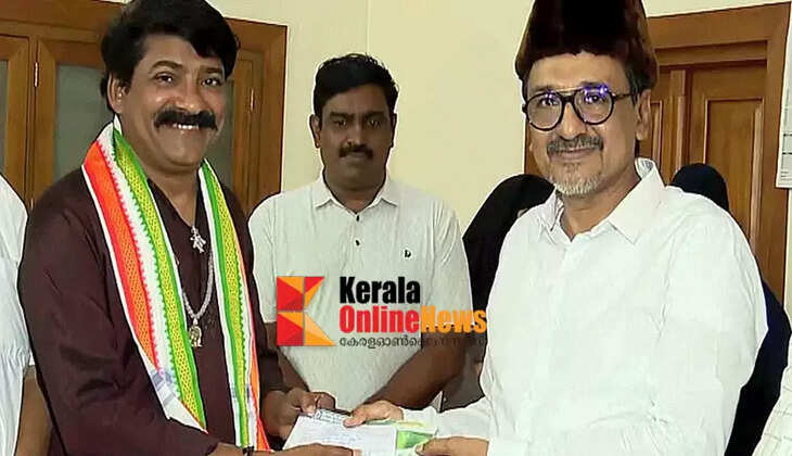 Sopana musician Njeralath Harigovindan joined the Muslim League; reached Panakkad and took membership