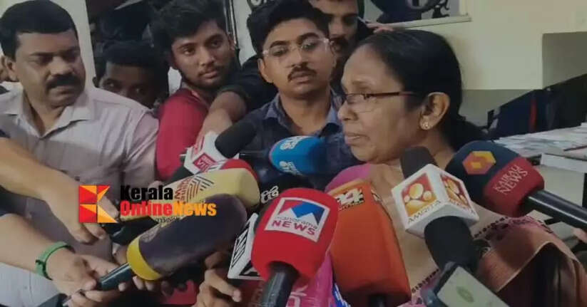 P.K. No ban on Mrs. Teacher: K.K. Shailaja