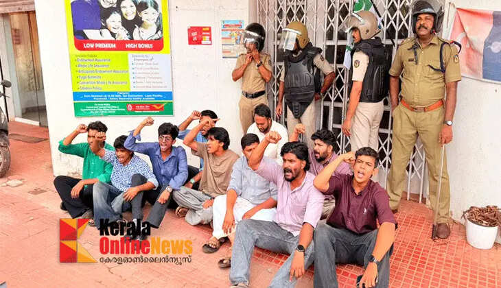 NEET exam controversy; MSF blockades Head Post Office against NTA action