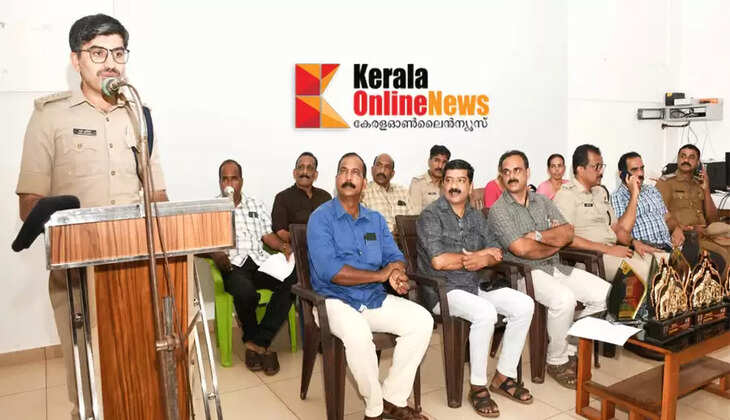 Kerala Police Offices Association and Kerala Police Association Kannur Rural District Committees led a farewell party for those retiring from service