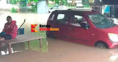Thalassery city submerged in water: Motorists cursed by the flood