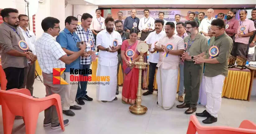 A committee to determine the quality and price of building materials should be started on a district basis Lensfed