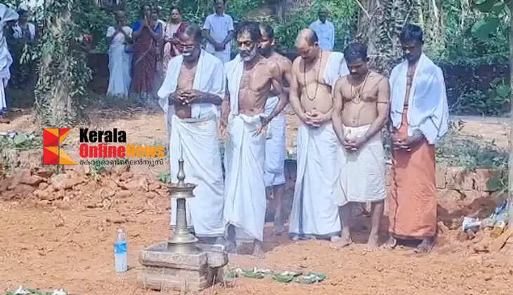 Kottiyoor Vaisakhi Mahotsavam: God-meeting ceremony held at Manathana