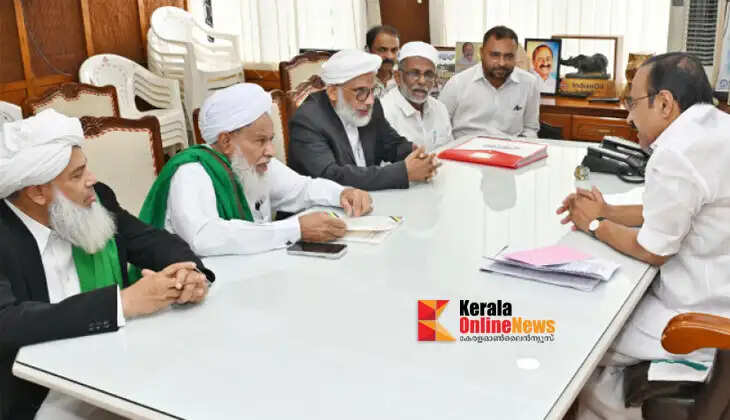 Samastha leaders held a meeting with the Chief Minister.
