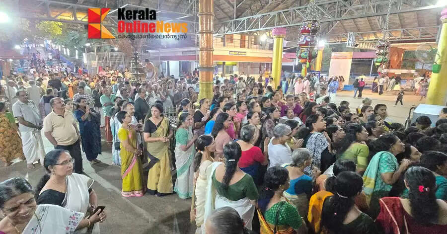 A small festival begins with devotion at the Taliparamba Trichambaram Sree Krishna Temple