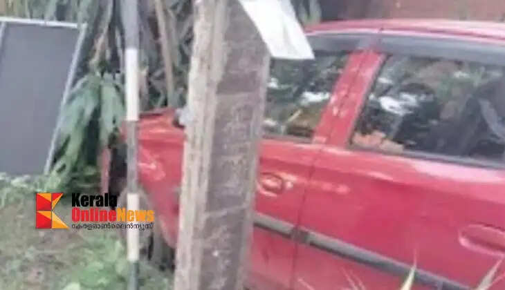 Car loses control and hits electricity pole in Pappinissery