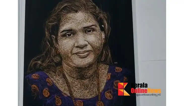 Village officer's face covered in slashes; Shyamjith's scribble art was a surprise at the farewell ceremony in Pariyaram