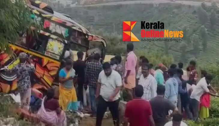 Mini bus falls into ravine in Idukki; one dead