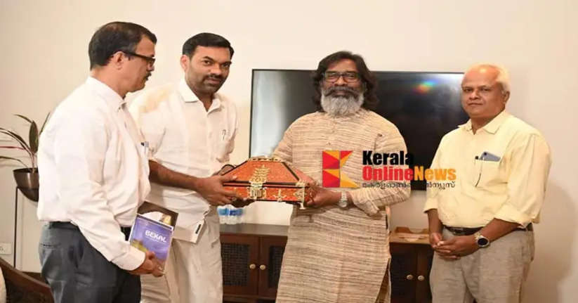 Jharkhand Chief Minister Hemant Soren returned home after being absorbed by the beauty of Bekal