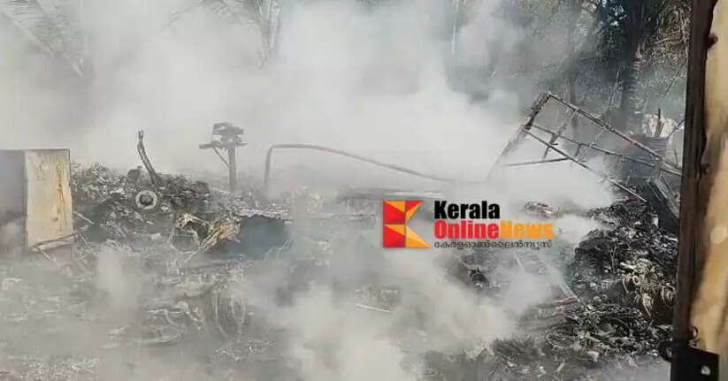 Massive fire breaks out at Pazhangadi Thavu 