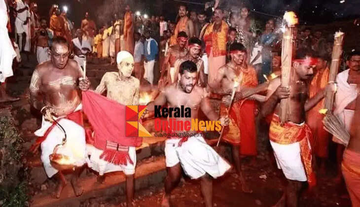 The arrival of the Muthappan of Kottiyoor commemorates the arrival of Veerabhadra Swami with demons to disrupt the Dakshayaga.