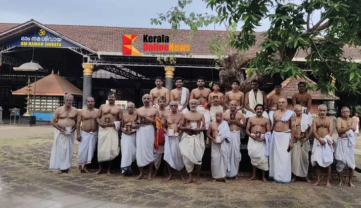 Members of the *Uralar* (trustee) family performed *Sri Rudrarchana* at the Taliparamba Raja Rajarajeswara Temple as part of the divine worship rituals.65