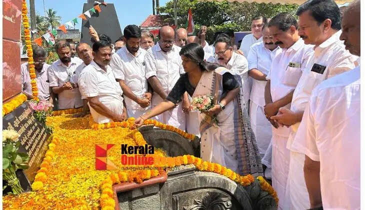 Congress pays tribute to former Minister N. Ramakrishnan.