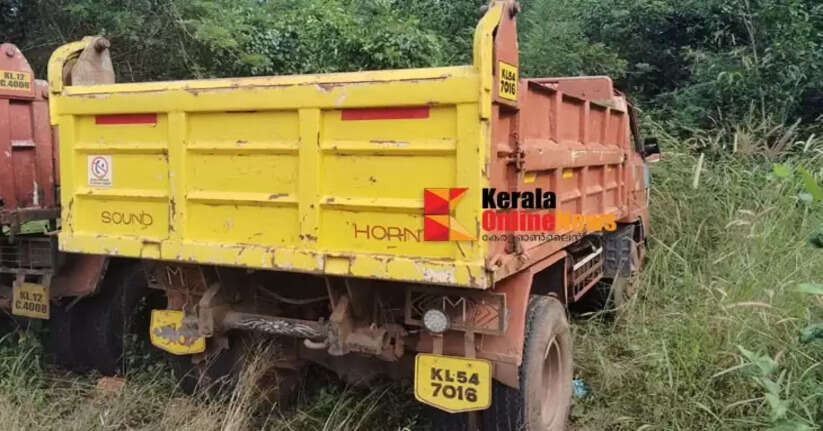 Police seize tipper lorry transporting river sand in Kannur, case registered against driver