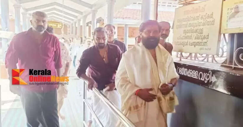 Actor Dileep visits Payyannur Subramanya Swamy temple