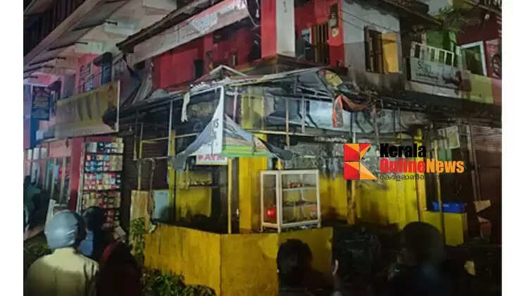 Tea shop catches fire in Peralassery