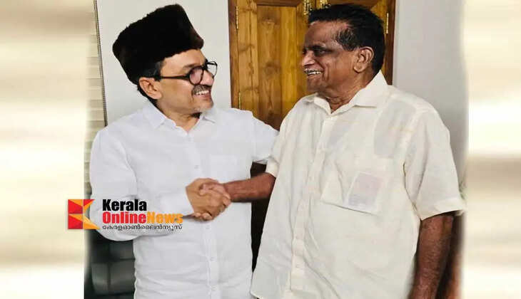 TK Govindan seeks blessings from Panakkad