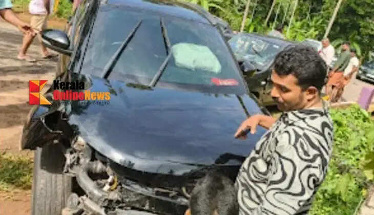Accident after cars collide in Kanichar