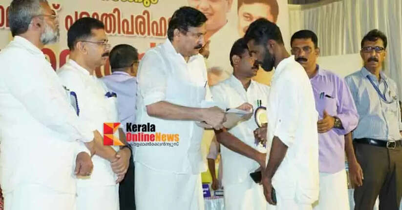 താനൂർ ബോട്ടപകടം: മരണപ്പെട്ടവരുടെ ആശ്രിതർക്ക് 1.5 കോടിയുടെ നഷ്ടപരിഹാര തുക വിതരണം ചെയ്തു