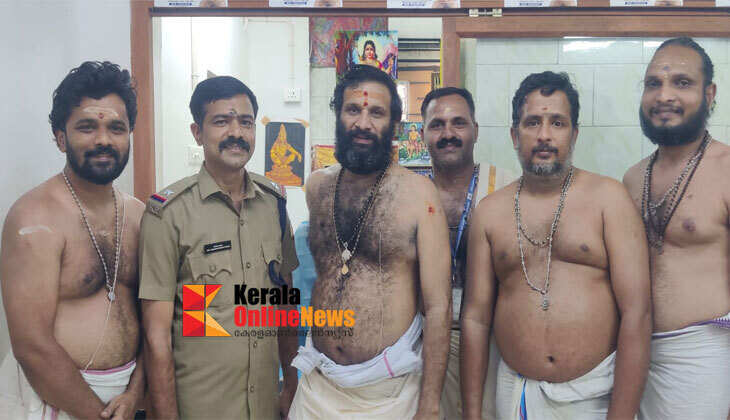 Not a celebration, but an offering; Melshanthi Prasad Namboothiri celebrates his birthday at Sabarimala