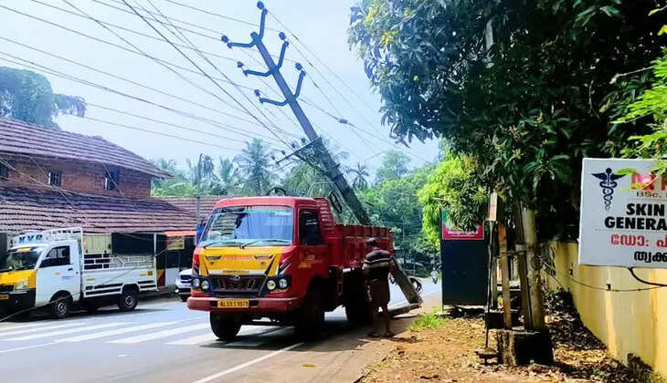 An electric pole was knocked down after being hit by a tipper lorry at Mottammal, Kannapuram.
