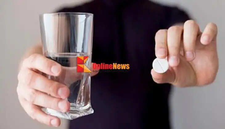 Should pills be taken with hot water or cold water?